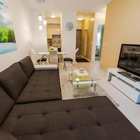 Corvin Promenade With Free Parking Budapest
